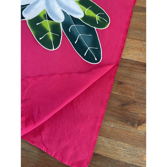 Tahiti Scarf Swimsuit Wrap 100% Rayon Hot Pink W/ White Flowers 44"‎ X 68" - Picture 6 of 13